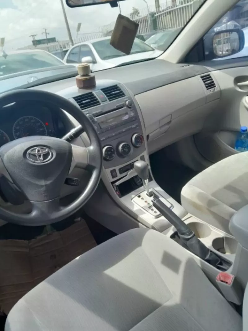 Toyota Corolla   - 2011