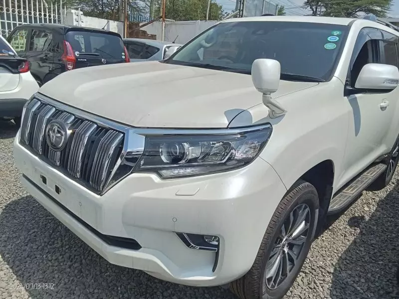 TOYOTA Landcruiser Prado   - 2019