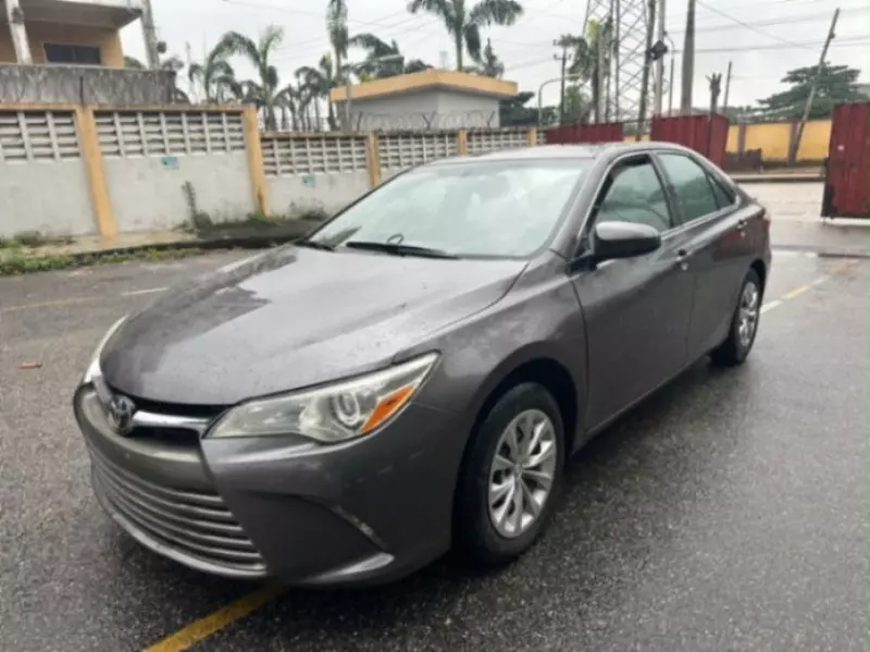 TOYOTA Camry - 2015
