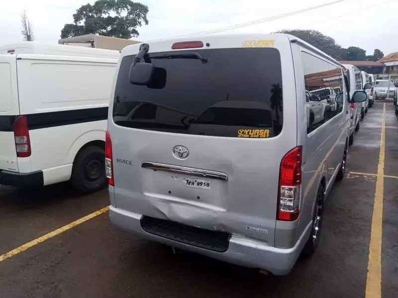 Toyota Hiace   - 2015