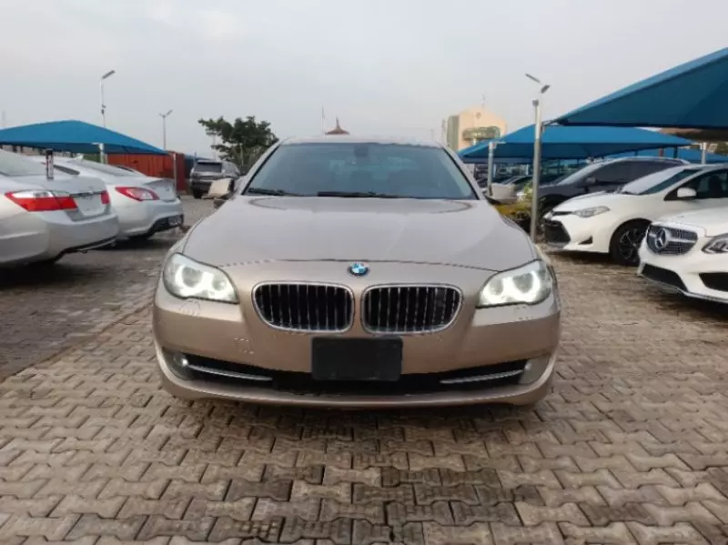 BMW 528i   - 2013
