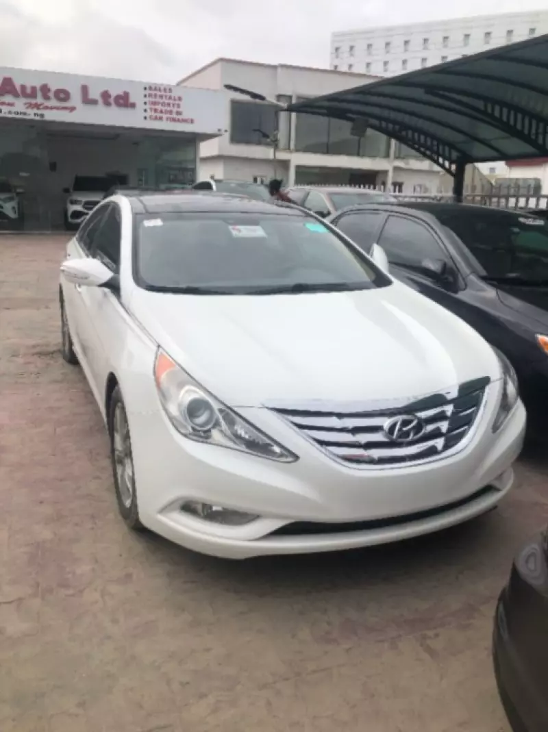 Hyundai SONATA 2,0L BVA GL   - 2011