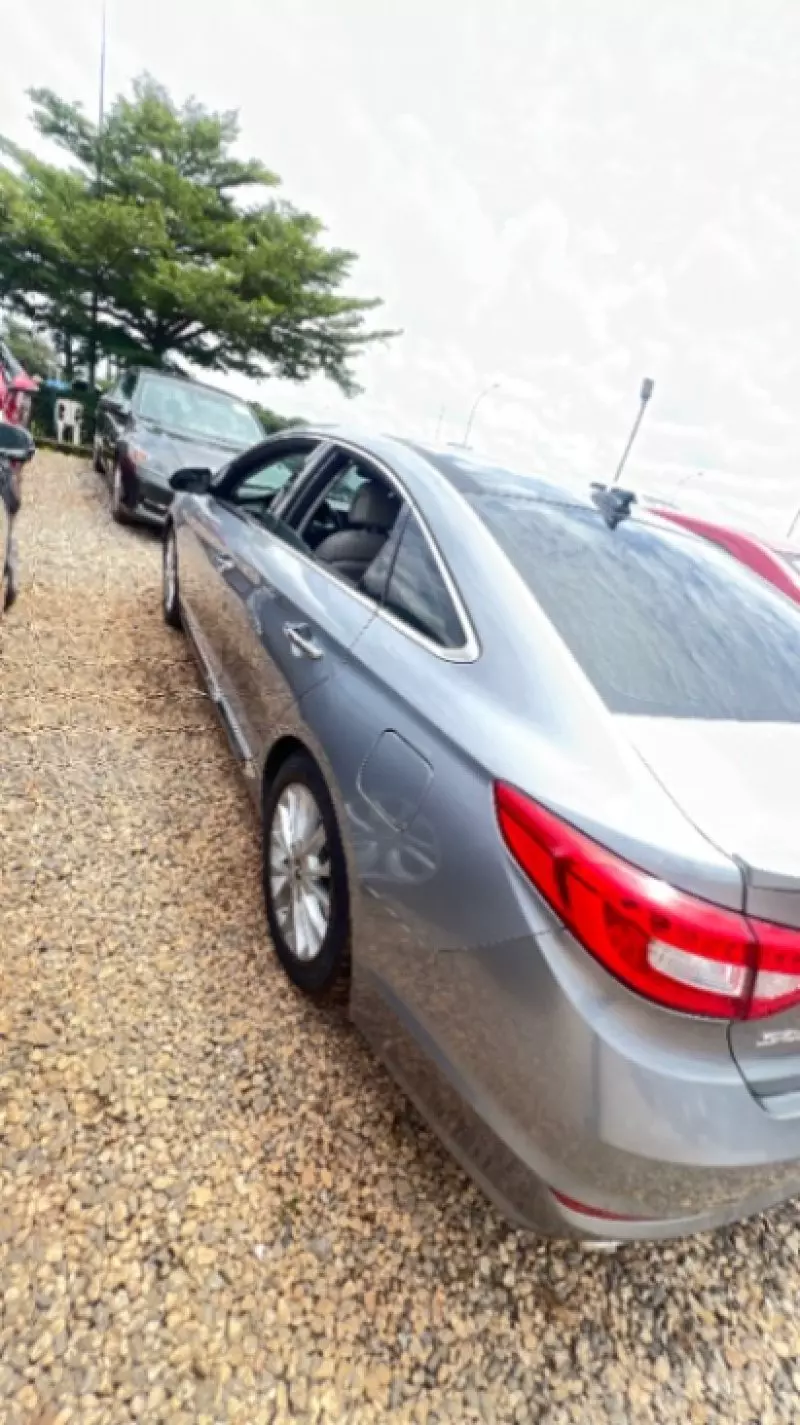 Hyundai Sonata   - 2015