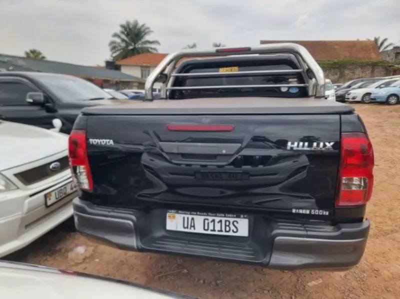 Toyota Hilux   - 2019