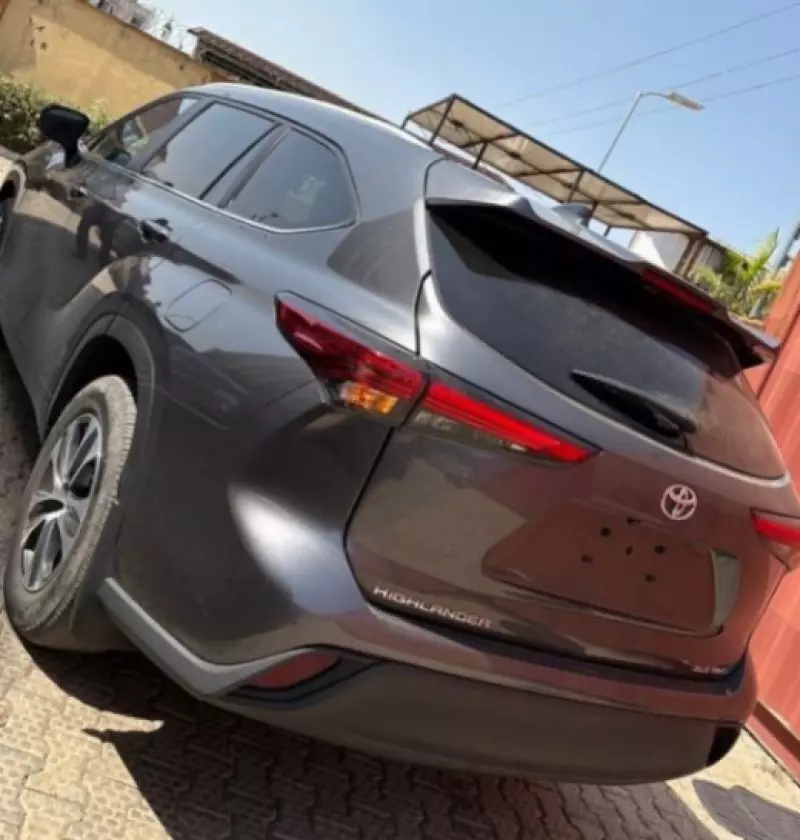 Toyota Highlander   - 2023