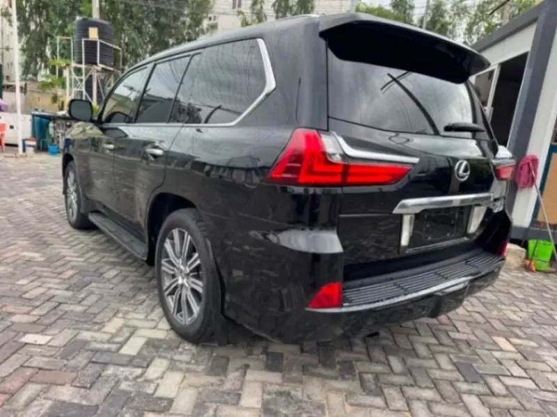 Lexus LX 570   - 2017