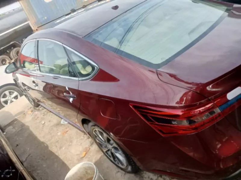 Toyota Avalon - 2015