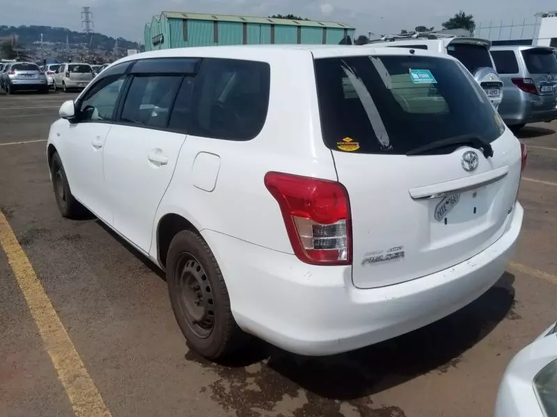 Toyota Fielder    - 2012