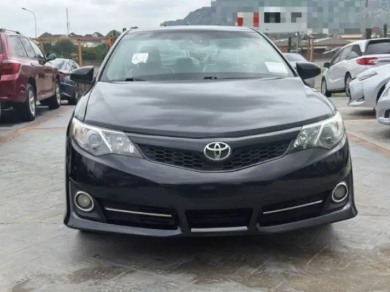 TOYOTA Camry - 2014