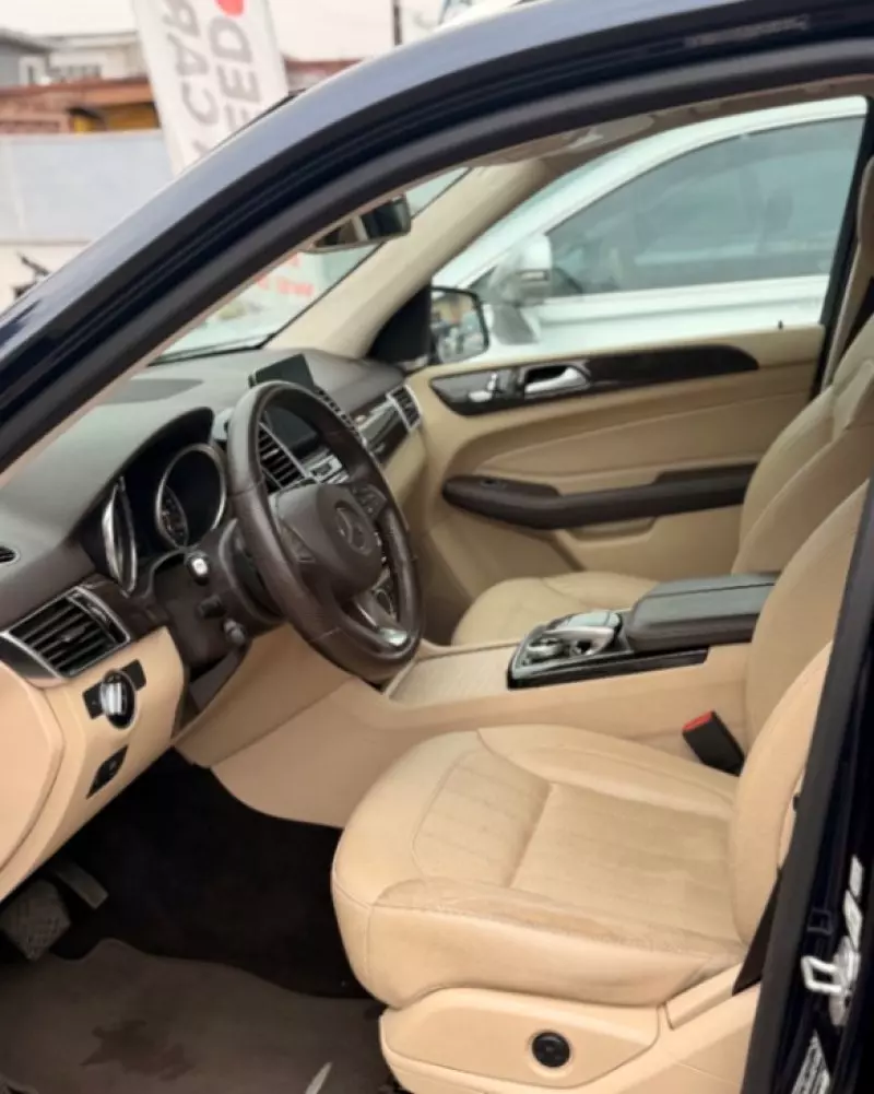 Mercedes-Benz GLE-Class   - 2016