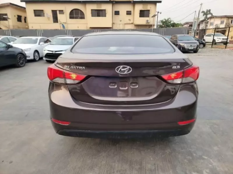 Hyundai Elantra   - 2014