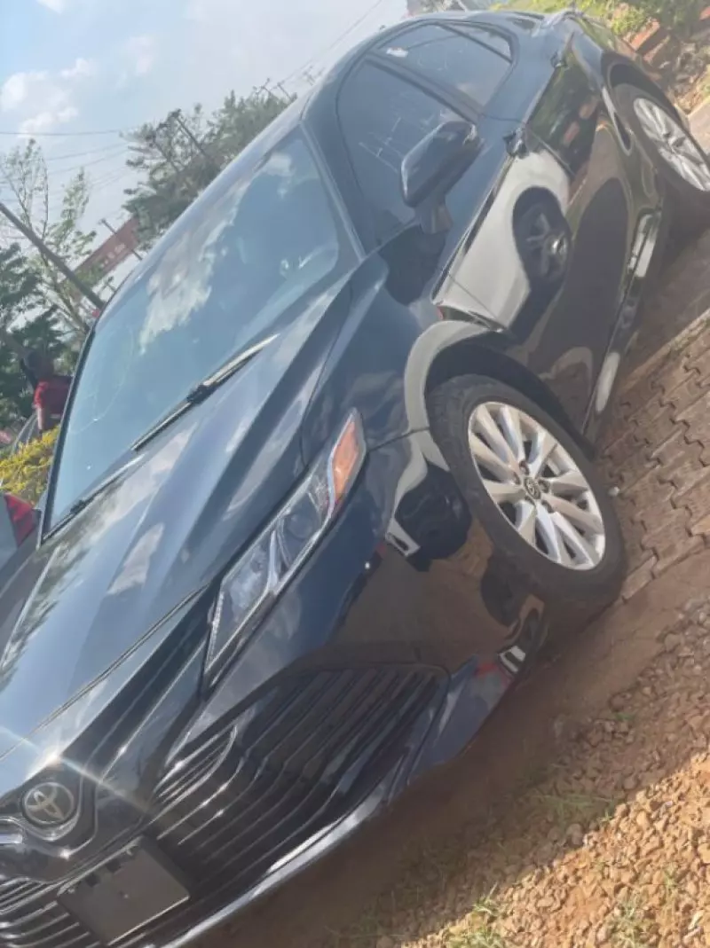 TOYOTA Camry - 2018