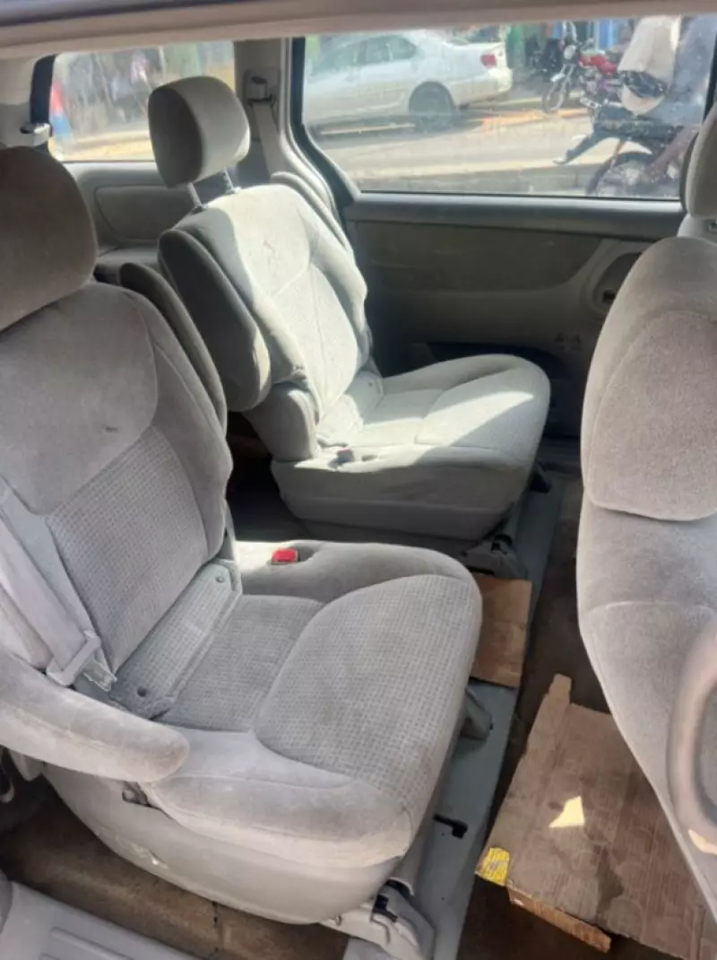 TOYOTA Sienna   - 2007