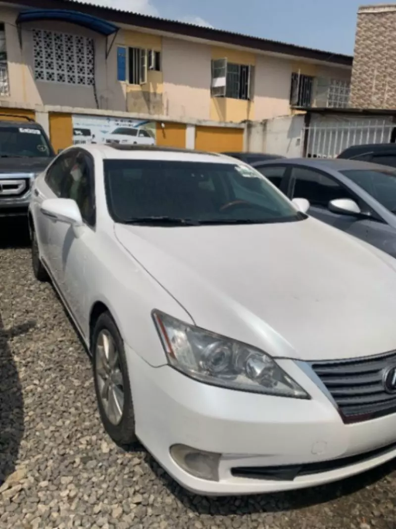 Lexus ES 350   - 2011