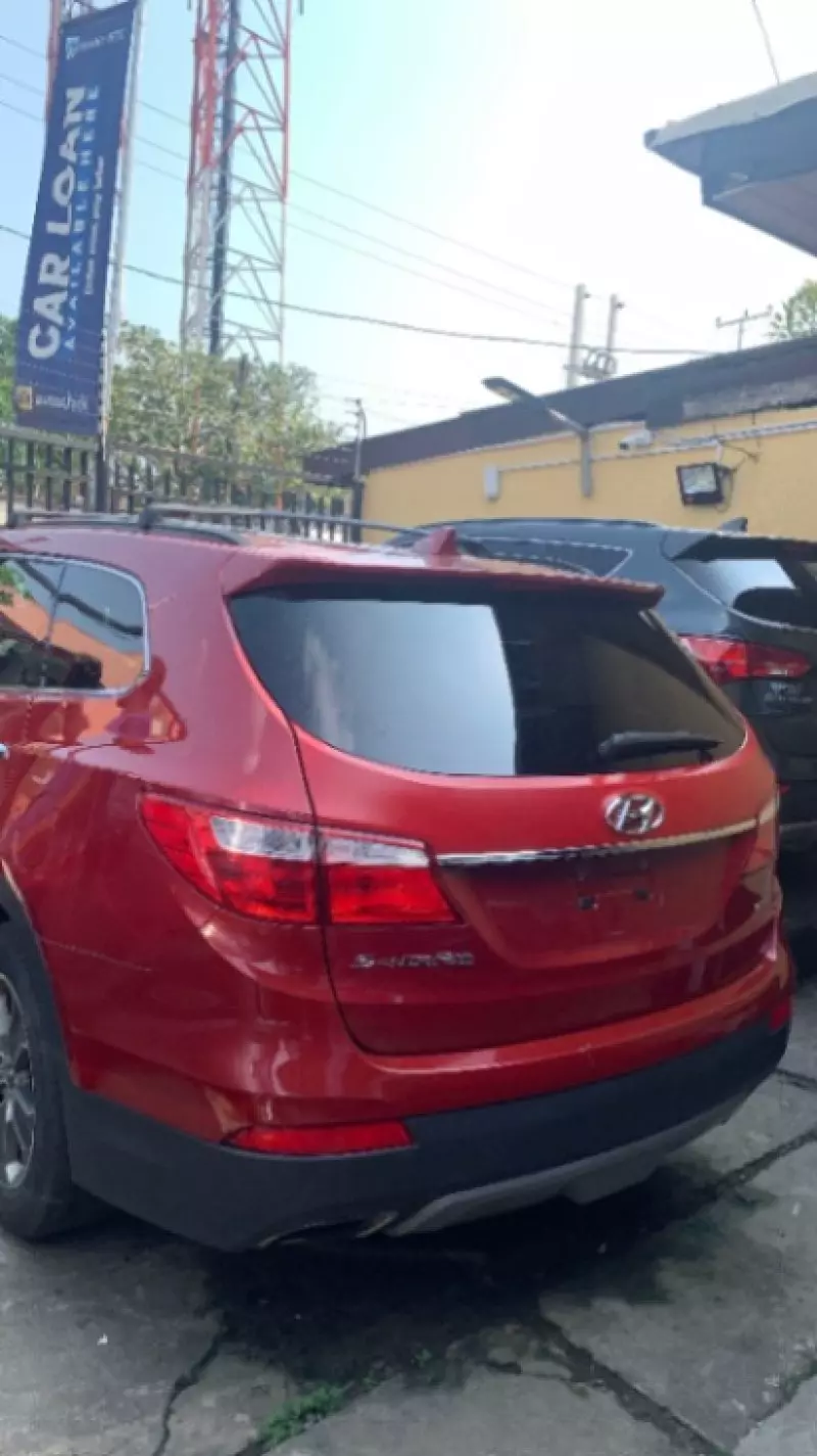 Hyundai Santa Fe   - 2013