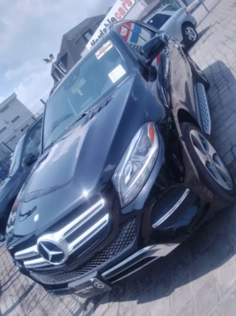 Mercedes-Benz GLE 350 - 2016