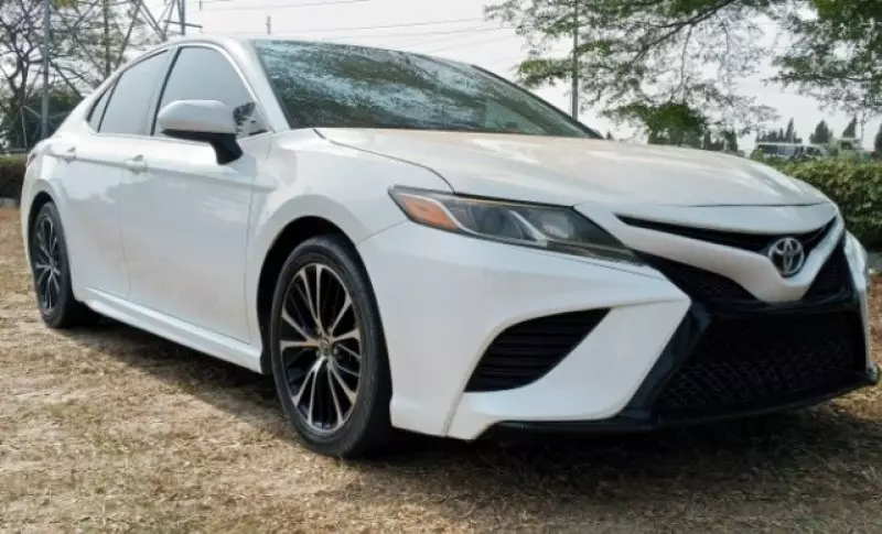 Toyota Camry   - 2018