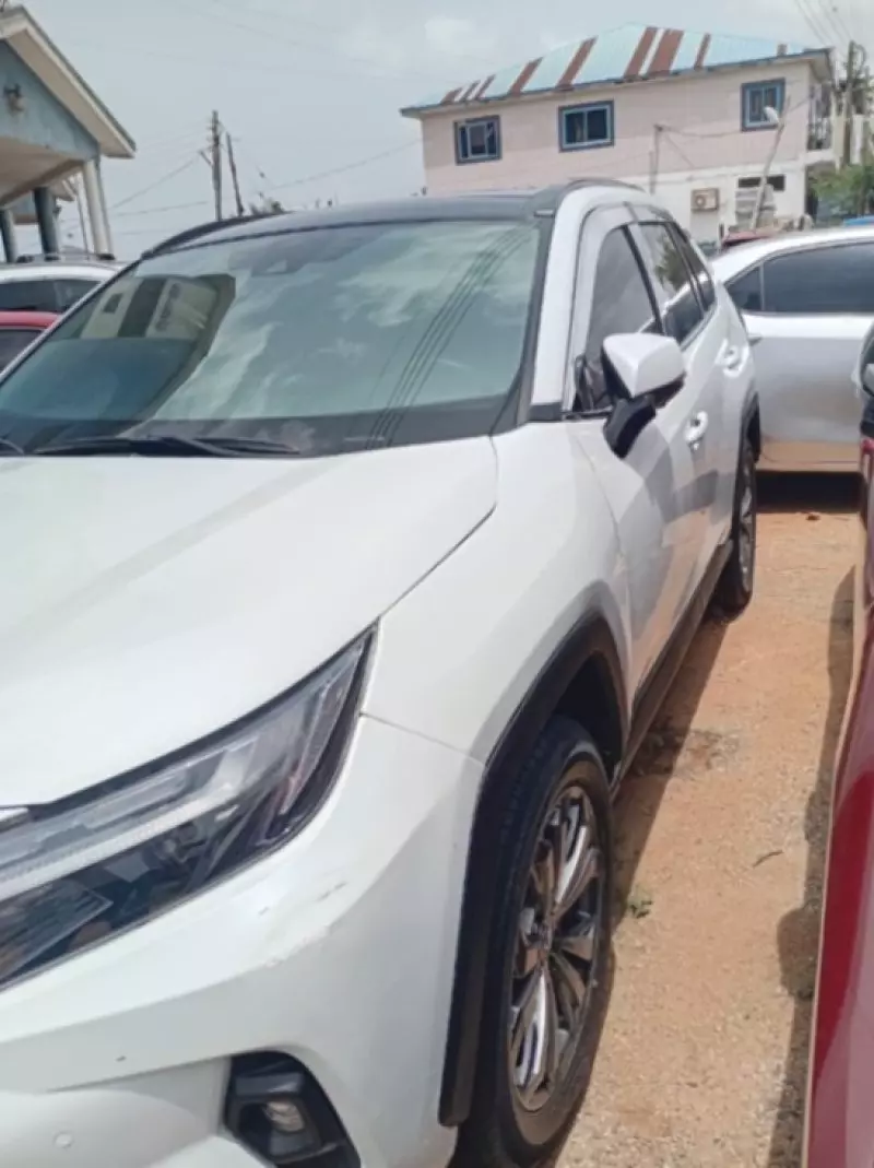 Toyota RAV 4   - 2023