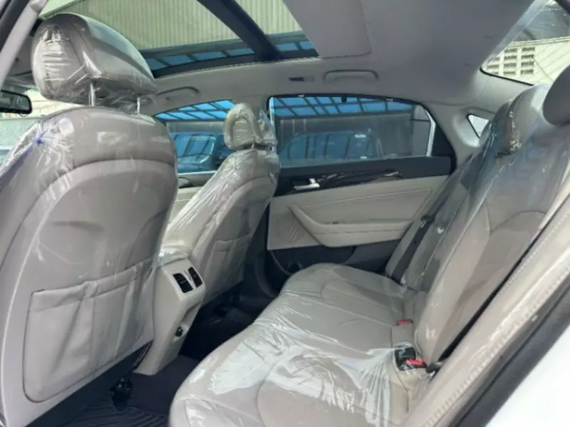 Hyundai Sonata   - 2016