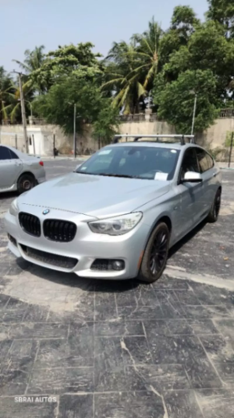 BMW 530 Gran Turismo   - 2012