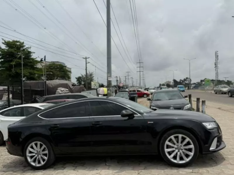 Audi A7   - 2011
