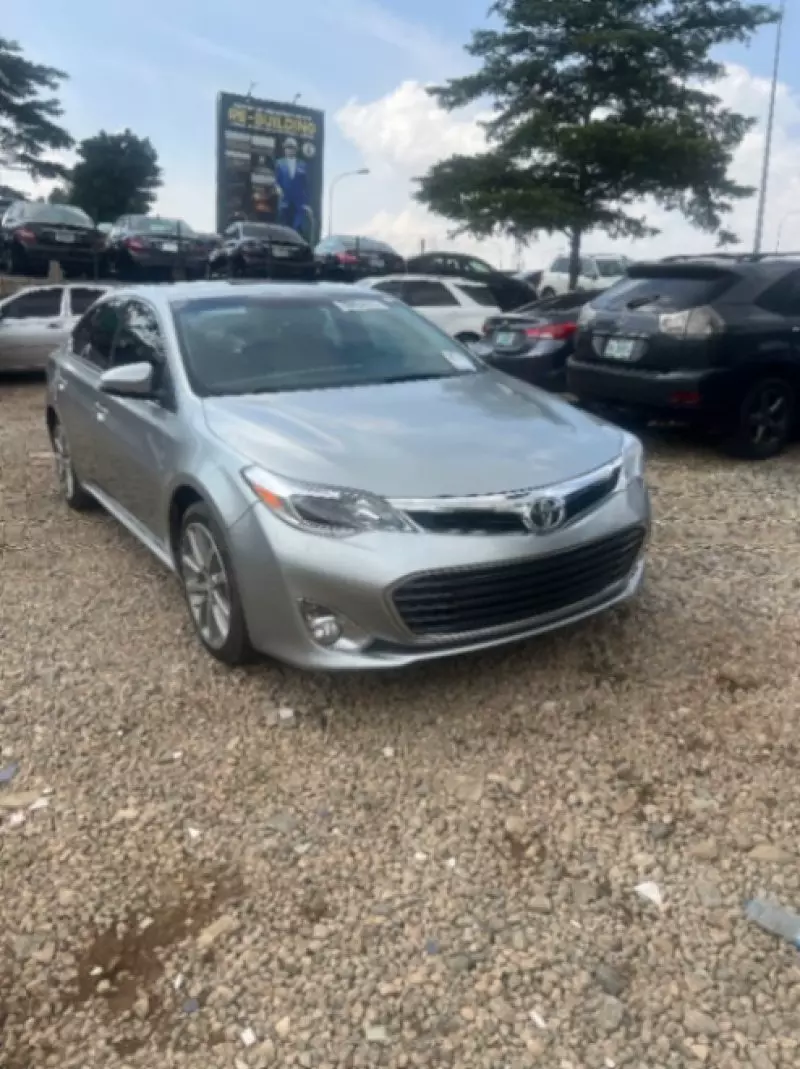 Toyota Avalon   - 2013
