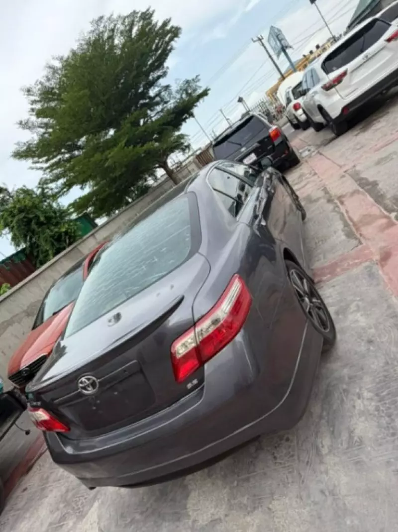 Toyota Camry   - 2007