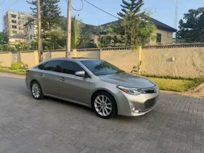TOYOTA Avalon   - 2013