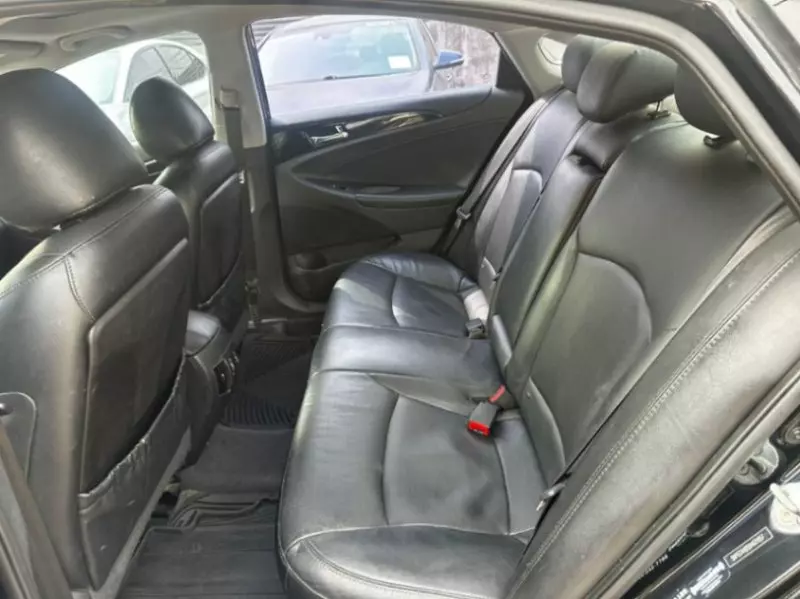 Hyundai Sonata   - 2013