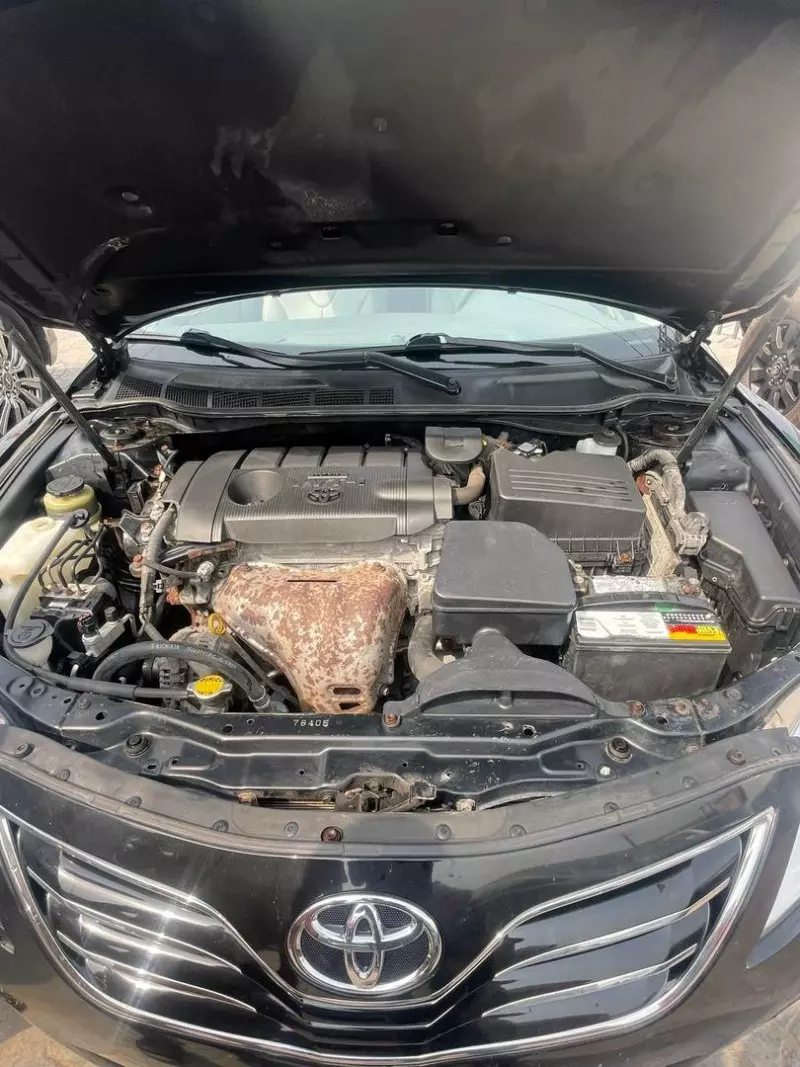 Toyota Camry   - 2011