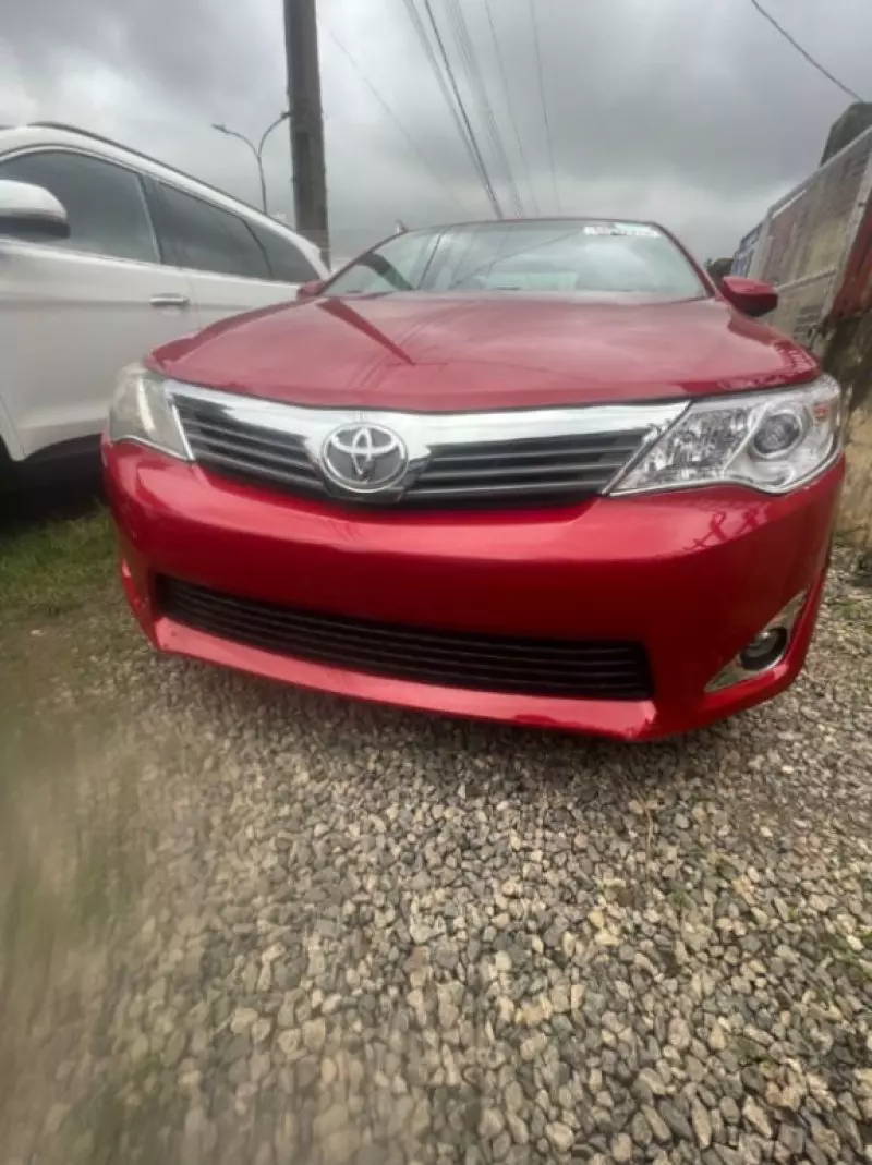 Toyota Camry   - 2014