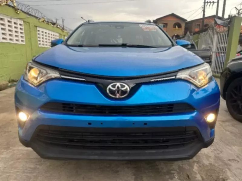 Toyota RAV4   - 2016