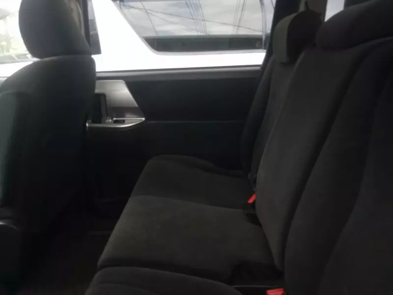 TOYOTA Noah - 2011