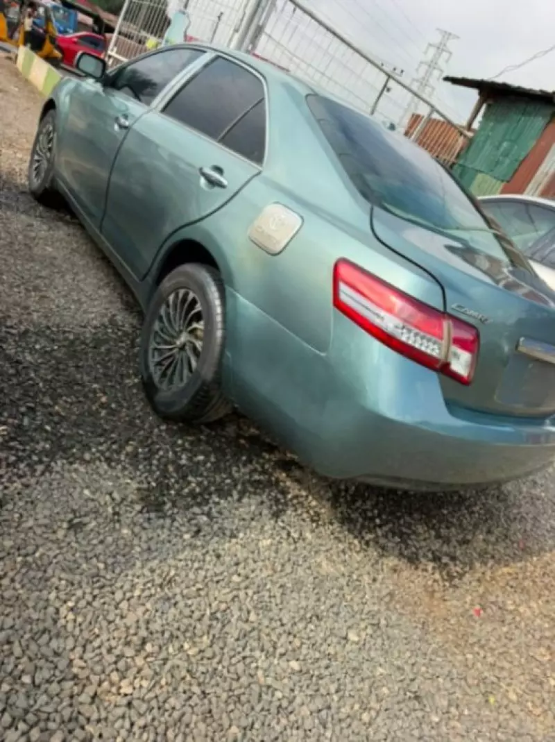 TOYOTA Camry   - 2010