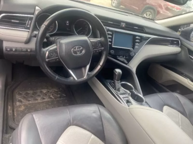 Toyota Camry   - 2018