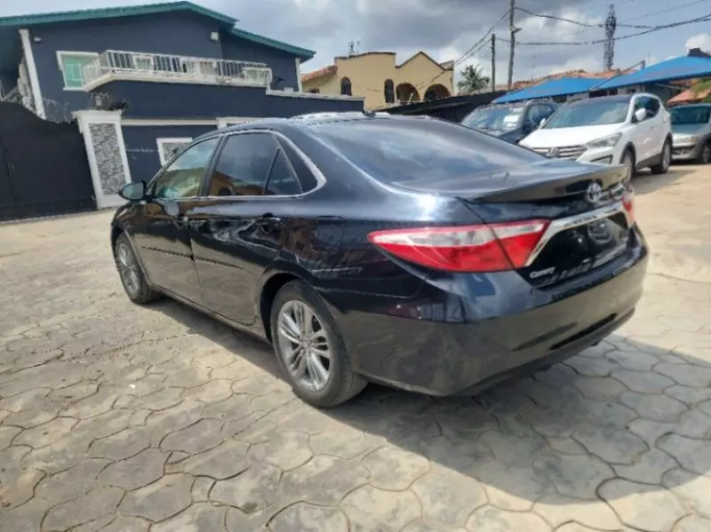 Toyota Camry   - 2016