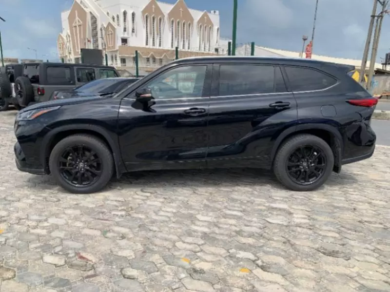 TOYOTA Highlander - 2021