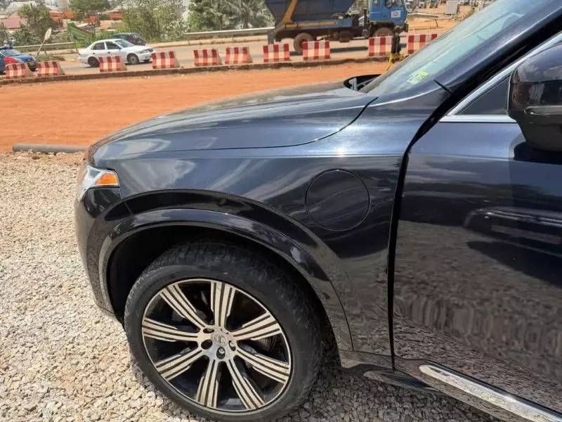Volvo XC90   - 2021