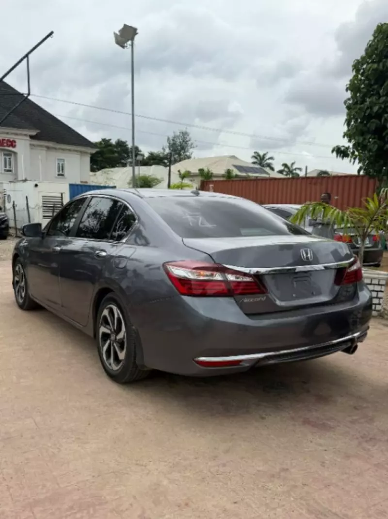Honda Accord   - 2016