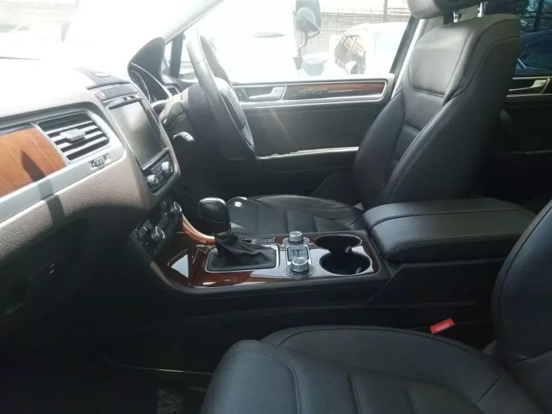 Volkswagen Touareg   - 2012