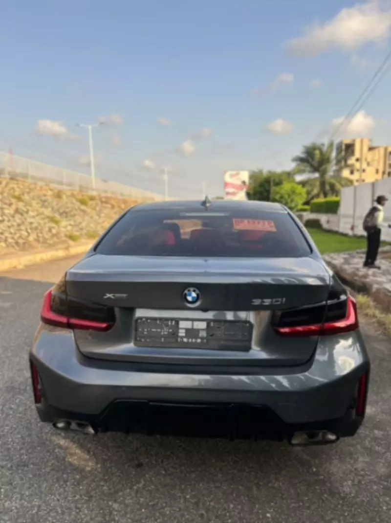 BMW 330   - 2018
