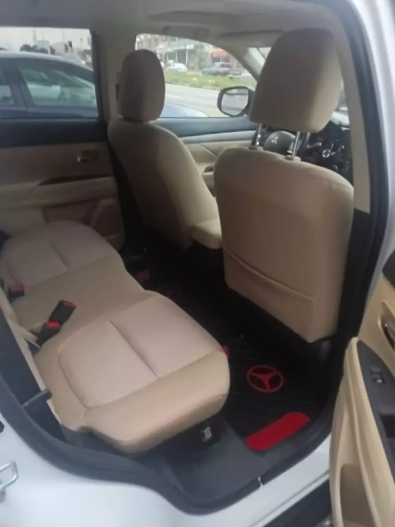 Mitsubishi Outlander hybrid    - 2017