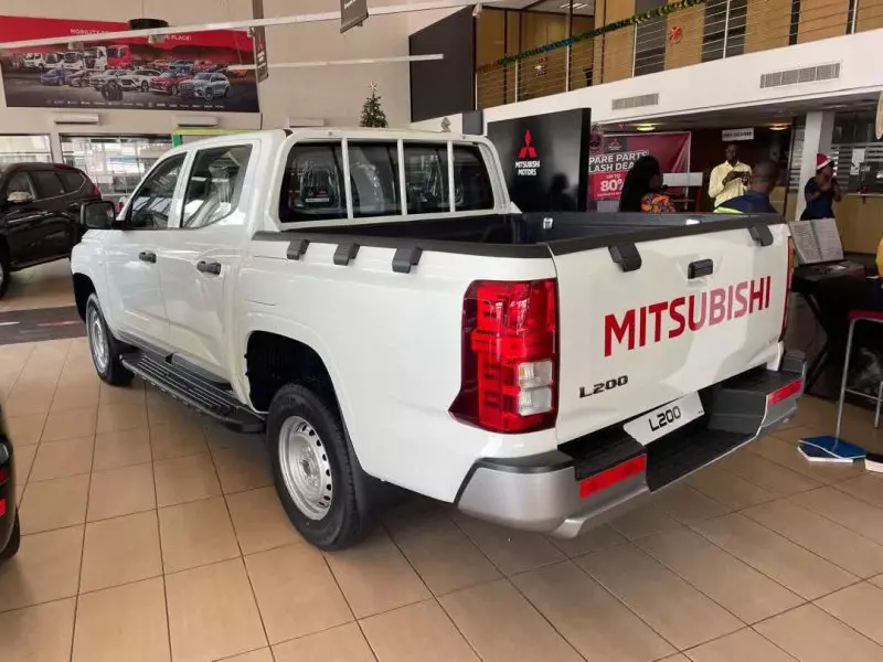 Mitsubishi L200 D/C Sportero A/T   - 2023