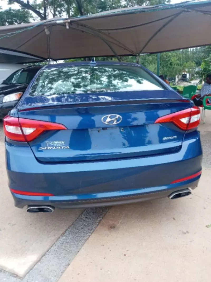 Hyundai Sonata   - 2015