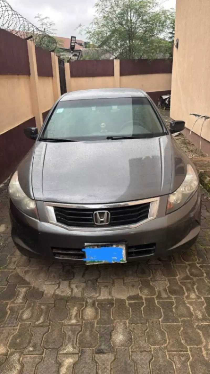 Honda Accord   - 2010