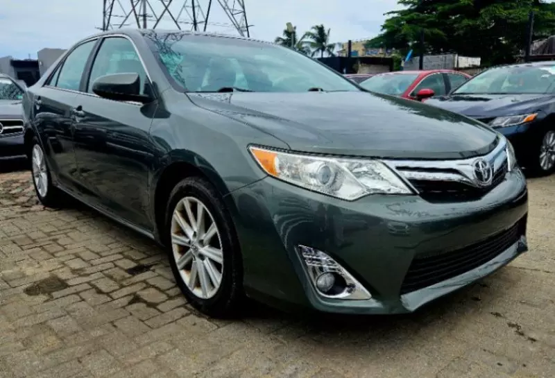 Toyota Camry   - 2014