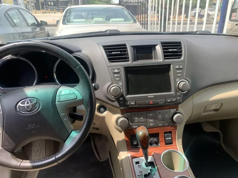TOYOTA Highlander   - 2009