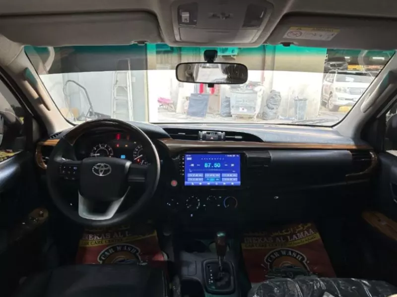 Toyota Hilux   - 2021