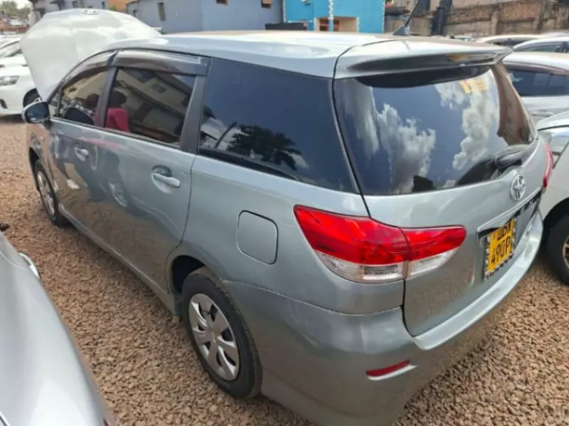 Toyota Wish   - 2011