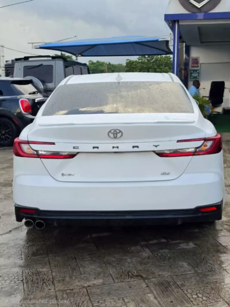 TOYOTA Camry   - 2025